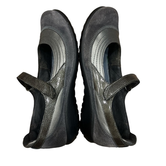 Naot Kirei Suede silver gray Mary Jane Loafer Shoes 40 EU 9 lUS - Picture 4 of 10